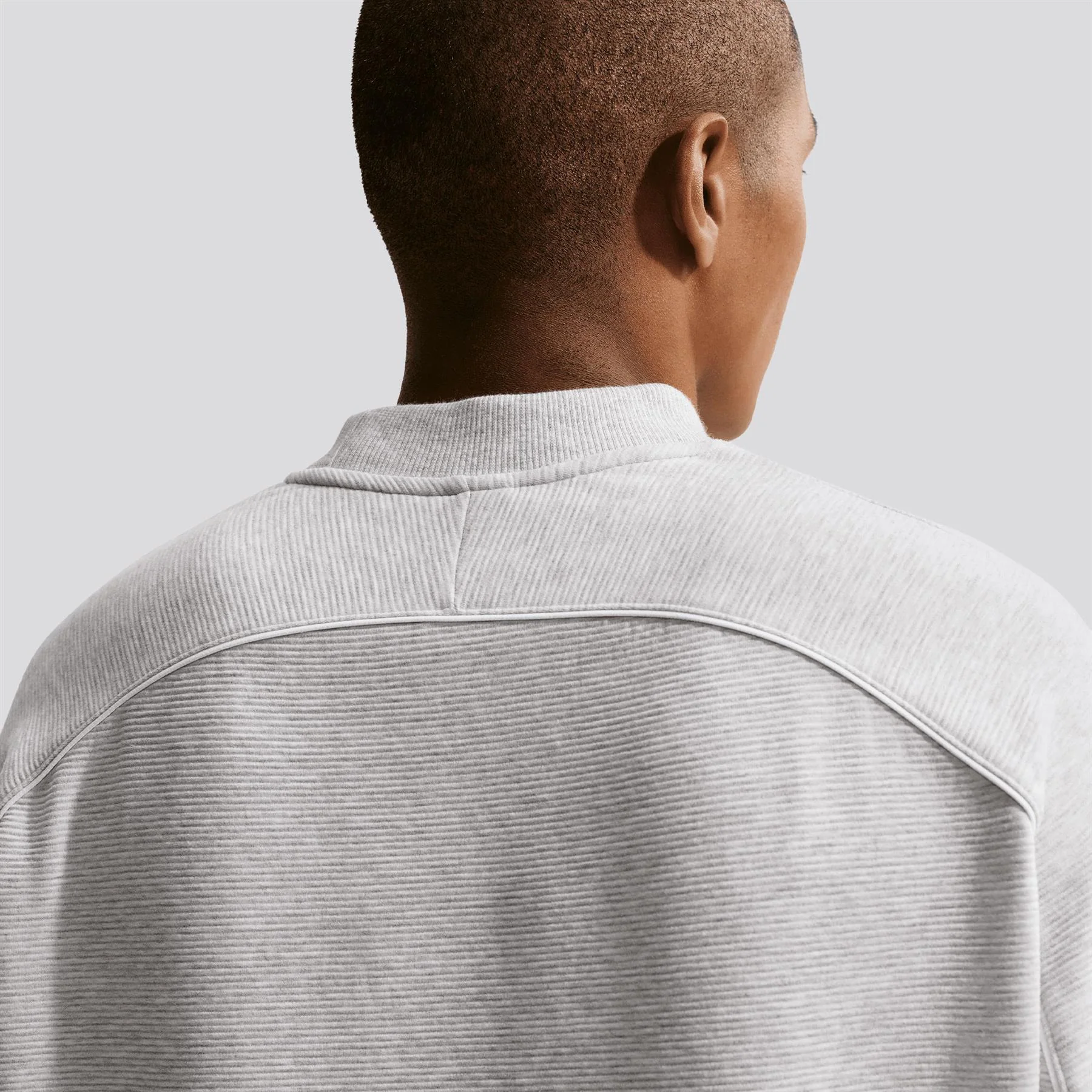 Therma-FIT Par 5 Crew Neck Wolf Grey/White - Image 5